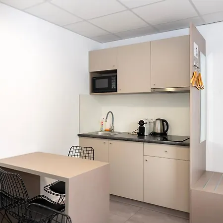 Aparthotel Comfort Housing 4*