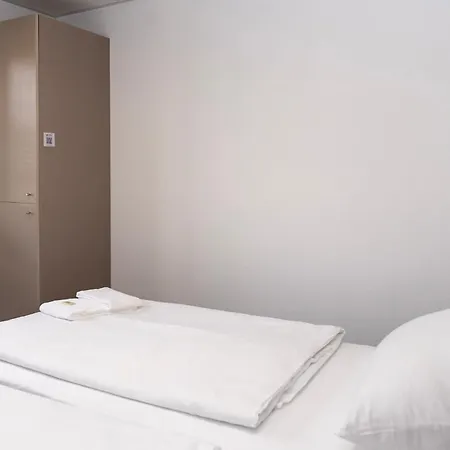 Comfort Housing 아파트호텔 팔켄제