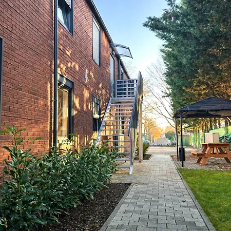 Aparthotel Comfort Housing 4*